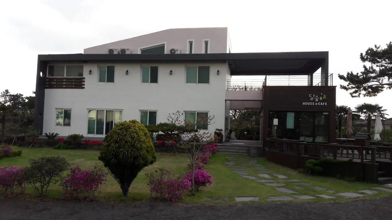 ג'גו Moon Forest Guesthouse 0*,  קוריאה הדרומית