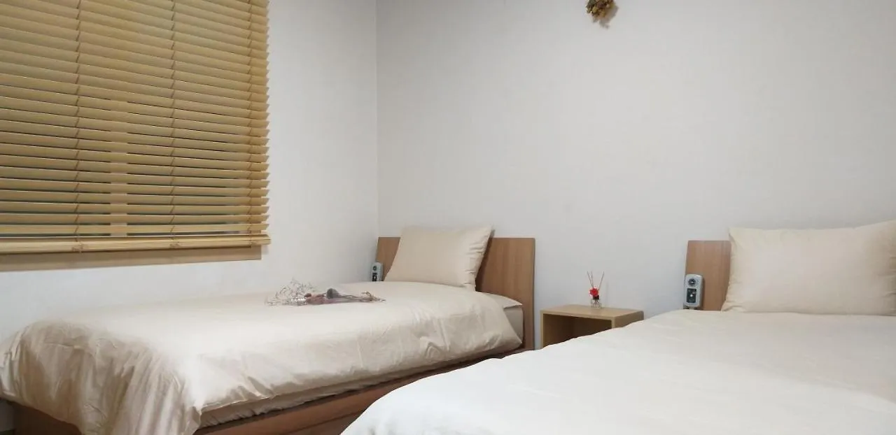 ג'גו Moon Forest Guesthouse
