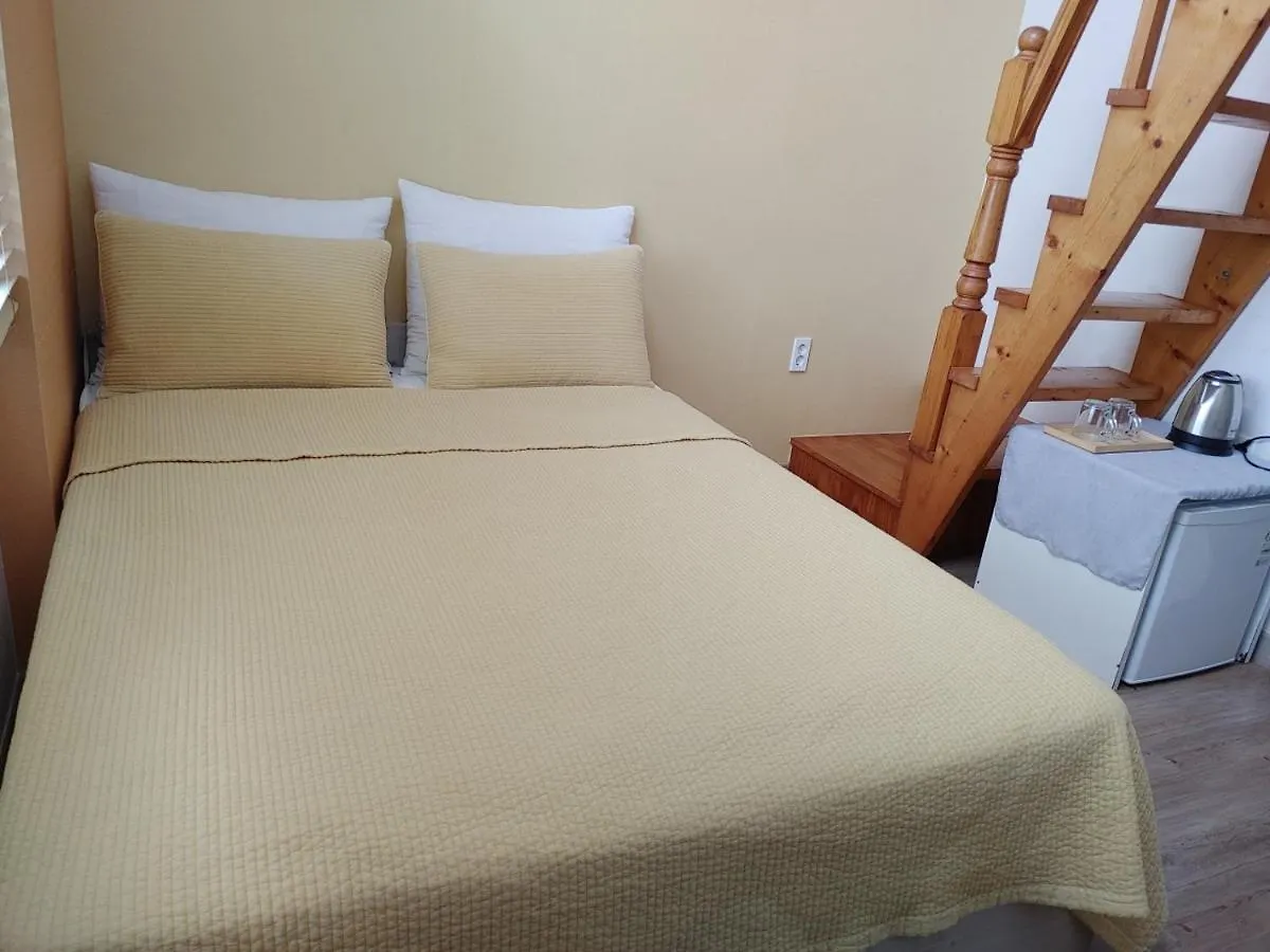 ג'גו Moon Forest Guesthouse בית הארחה